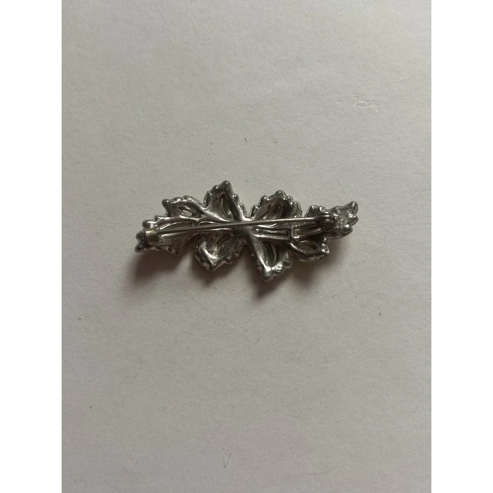 Silver Tone Leaf Cluster Rhinestone Brooch Pin - Clear/Colorless Round Stones
